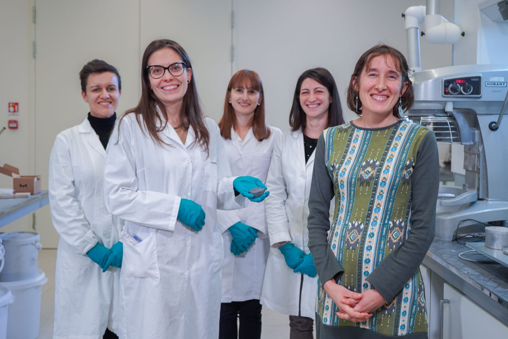 Il team di ricercatrici di UNIBS capitanate da Elza Bontempi in i.lab.